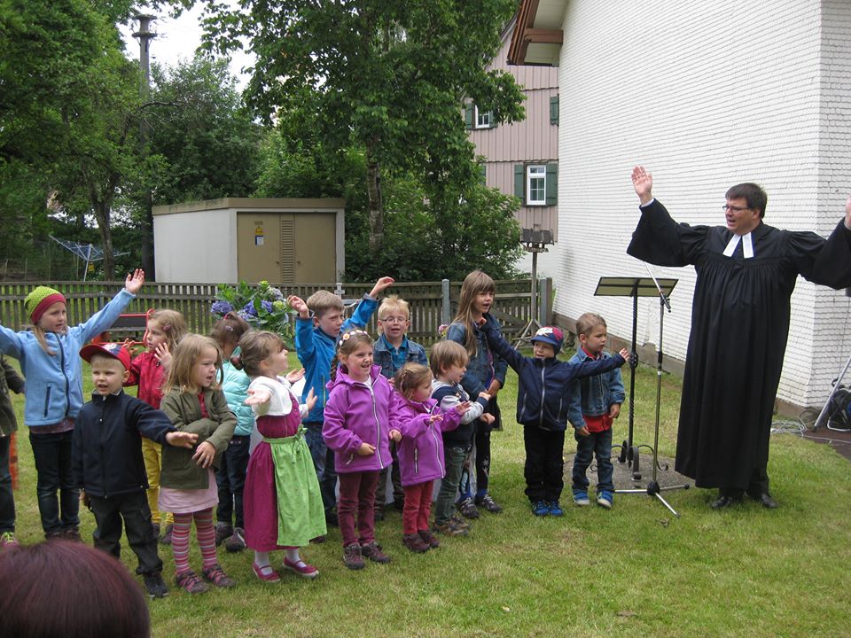 11209573_869810049764350_4860980951487761613_n